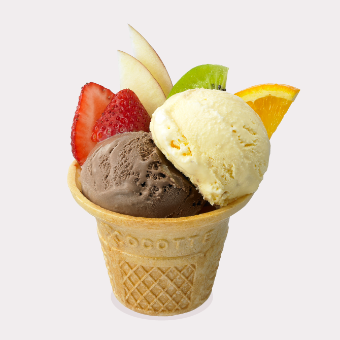 アイスクリームとフルーツのパフェ